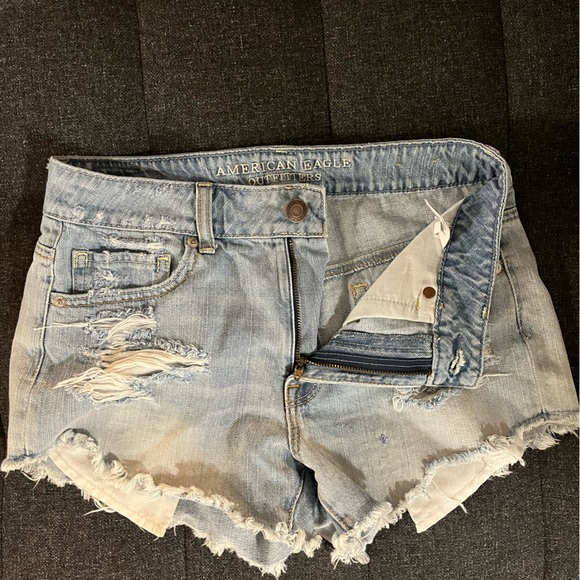 American Eagle Jean Shorts - Picture 3 of 6